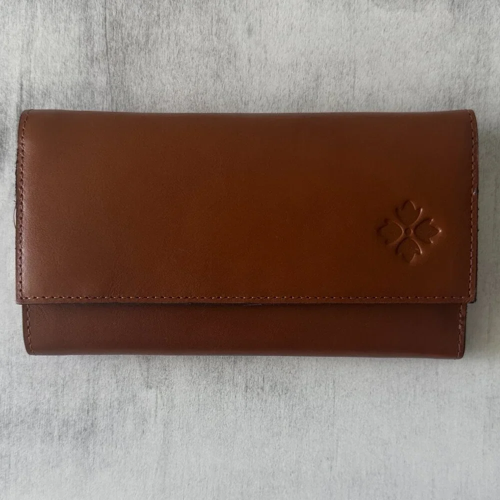 Patricia Nash Terresa Distressed Vitg Clutch Trifold Wallet Tan